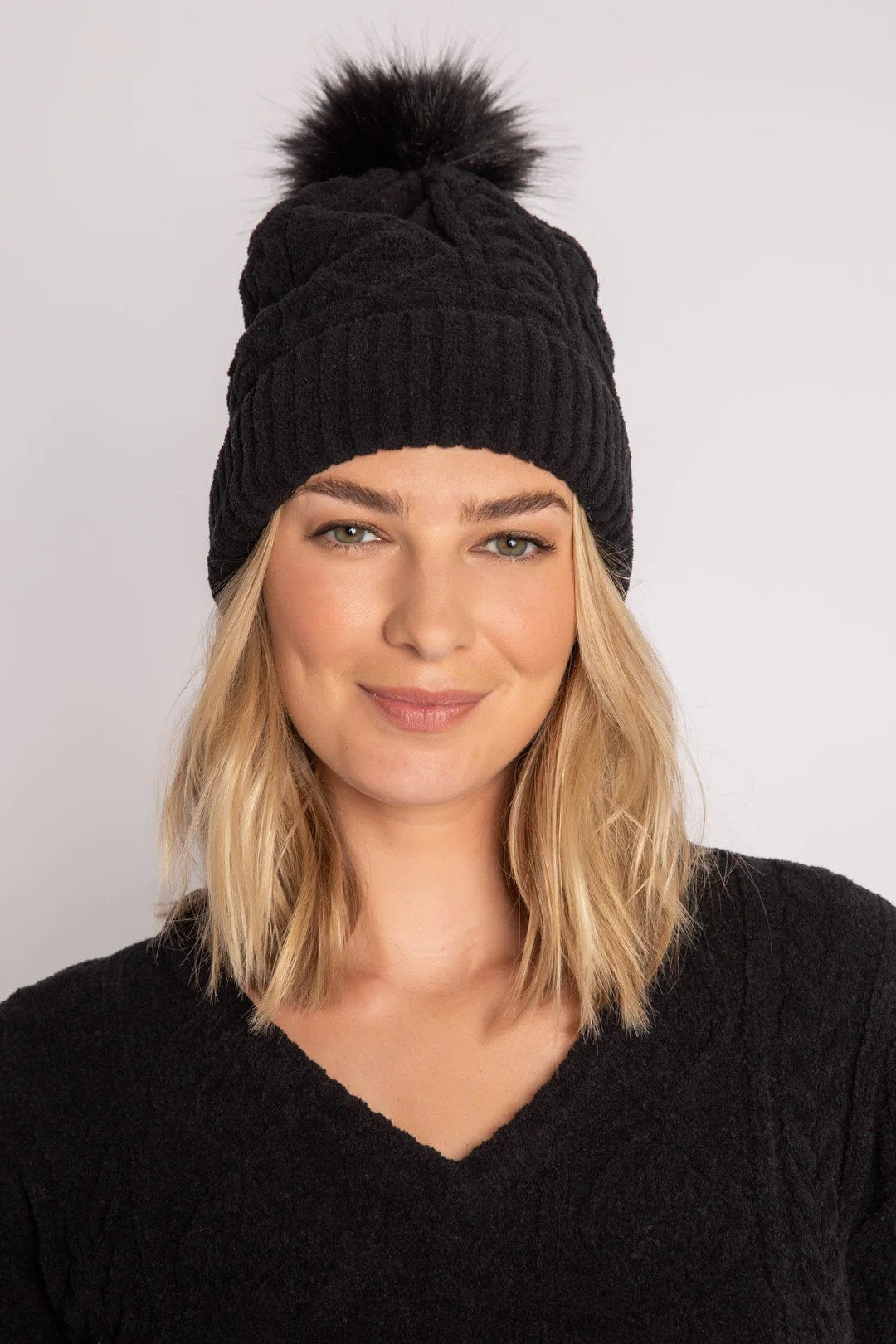 Beanie black Front.