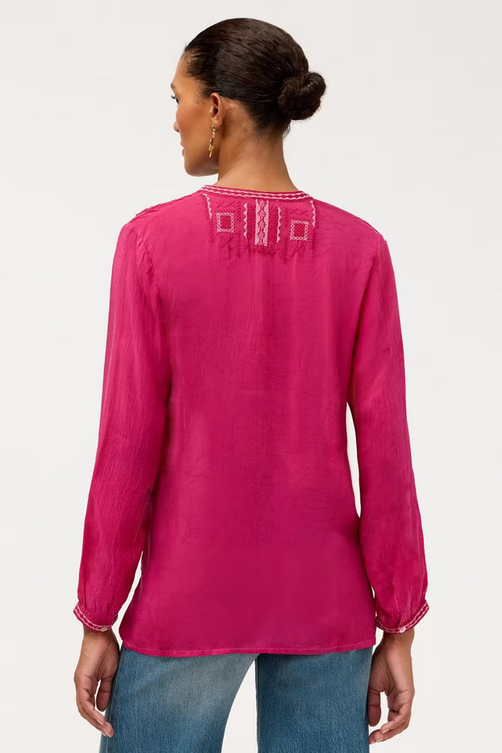 The back view of Johnny Was Wes Blouse in Stunning Cherries Jubilee and 100% cupra.