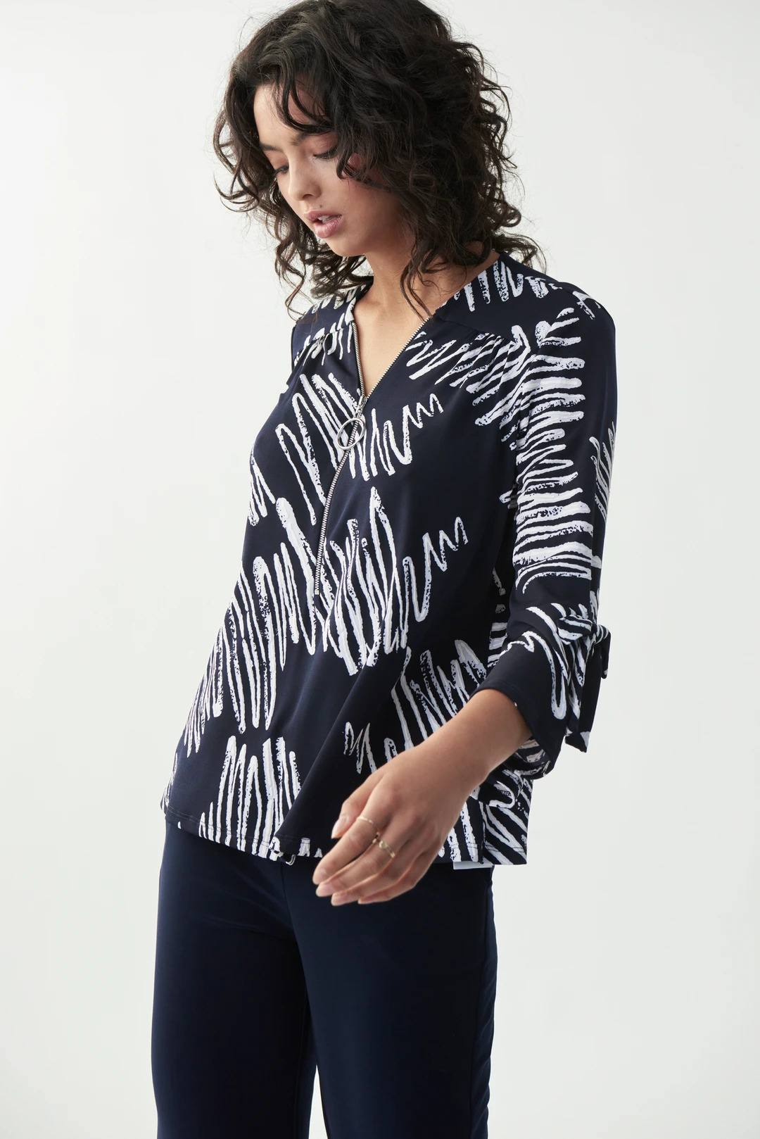 Zip-up Printed Top Style 221190